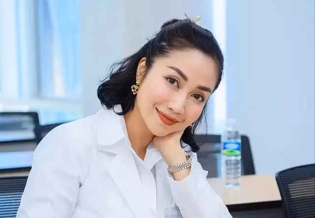 oc thanh van phu nhan bo showbiz sang uc dinh cu se quay tro lai hoat dong nghe thuat hinh 2