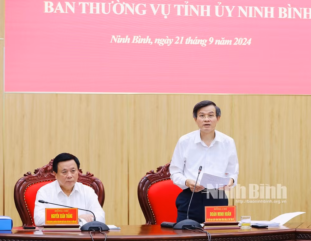doan kiem tra cua bo chinh tri lam viec voi ban thuong vu tinh uy ninh binh hinh 2
