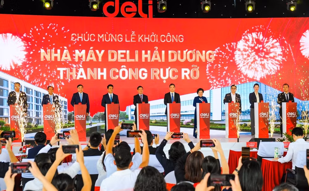 pho thu tuong ho duc phoc du le khoi cong xay dung nha may van phong pham 6500 ty tai hai duong hinh 3