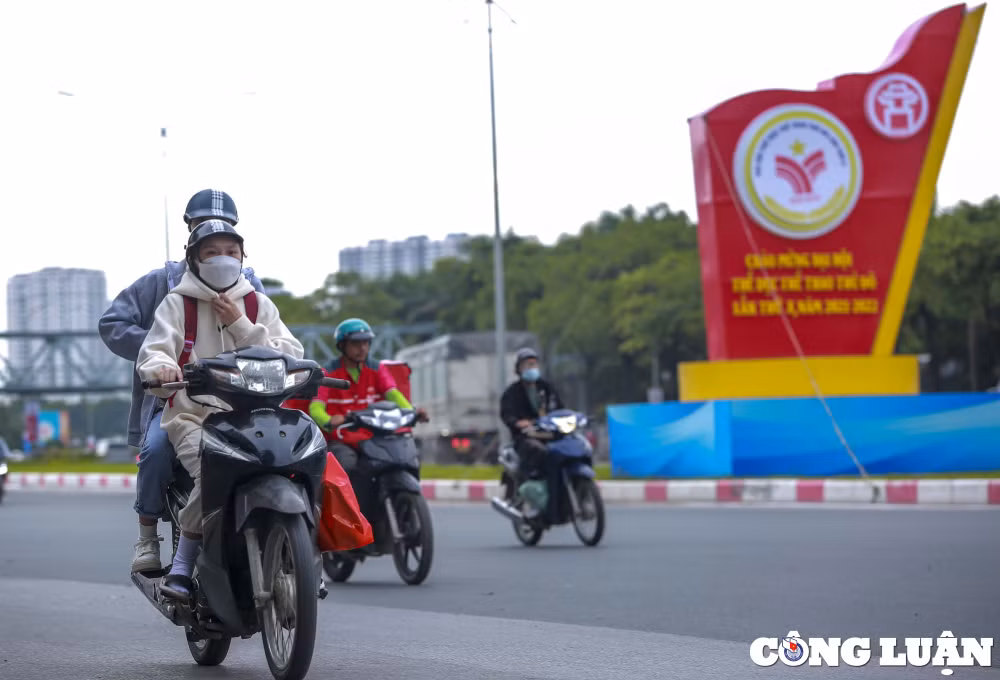 ha noi tro lanh nhiet do xuong duoi 20 do c nguoi dan ao am khan choang ra duong hinh 9
