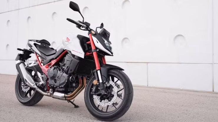 2023 honda cb750 hornet ra mat nang cap nhieu ve thiet ke lan trang bi hinh 7