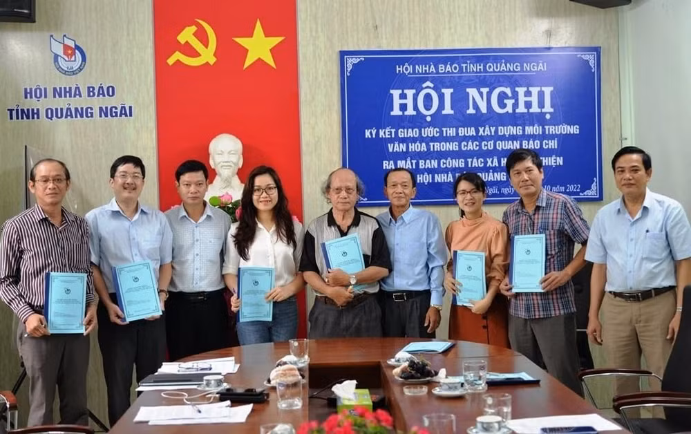 hoi vien nha bao tinh quang ngai ky ket giao uoc thi dua xay dung moi truong van hoa hinh 1