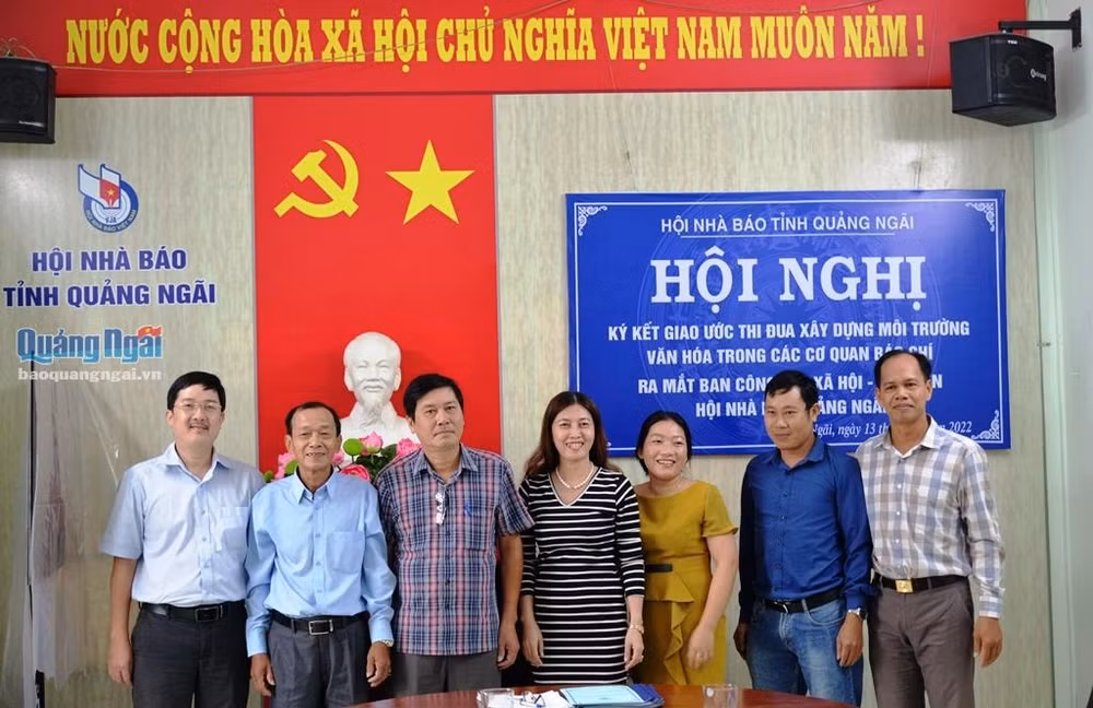 hoi vien nha bao tinh quang ngai ky ket giao uoc thi dua xay dung moi truong van hoa hinh 2