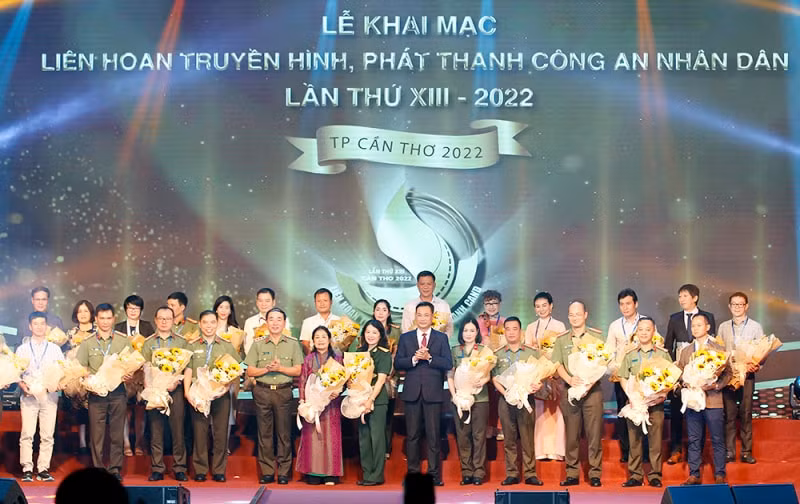khai mac lien hoan truyen hinh phat thanh cand lan thu xiii hinh 1