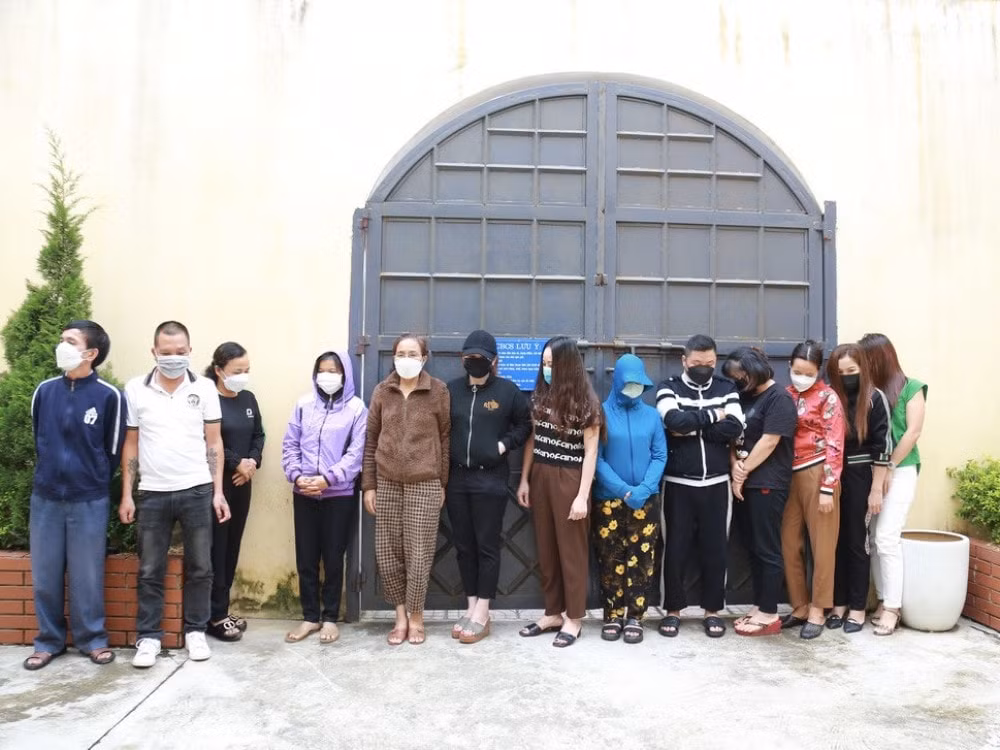 bat 14 doi tuong trong duong day lo de giao dich gan nua ti dong tai ha tinh hinh 1