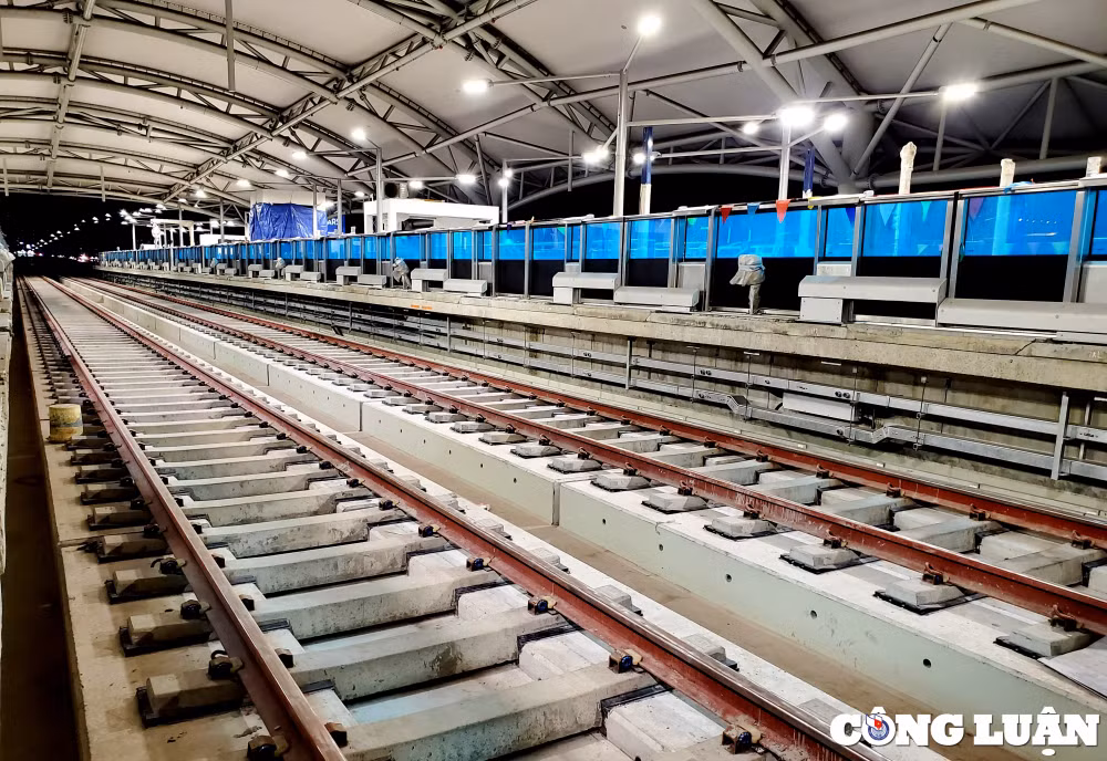 ben trong nha ga doc dao nhat cua tuyen metro so 1 ben thanh suoi tien hinh 2
