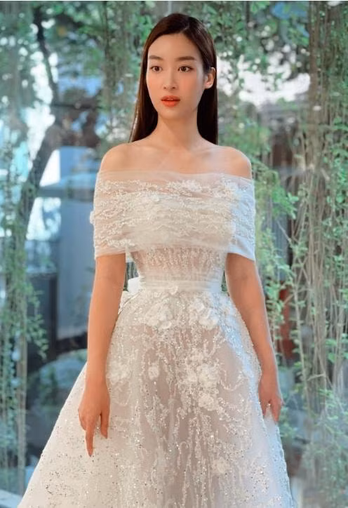 hoa hau do my linh thu vay cuoi hinh 3