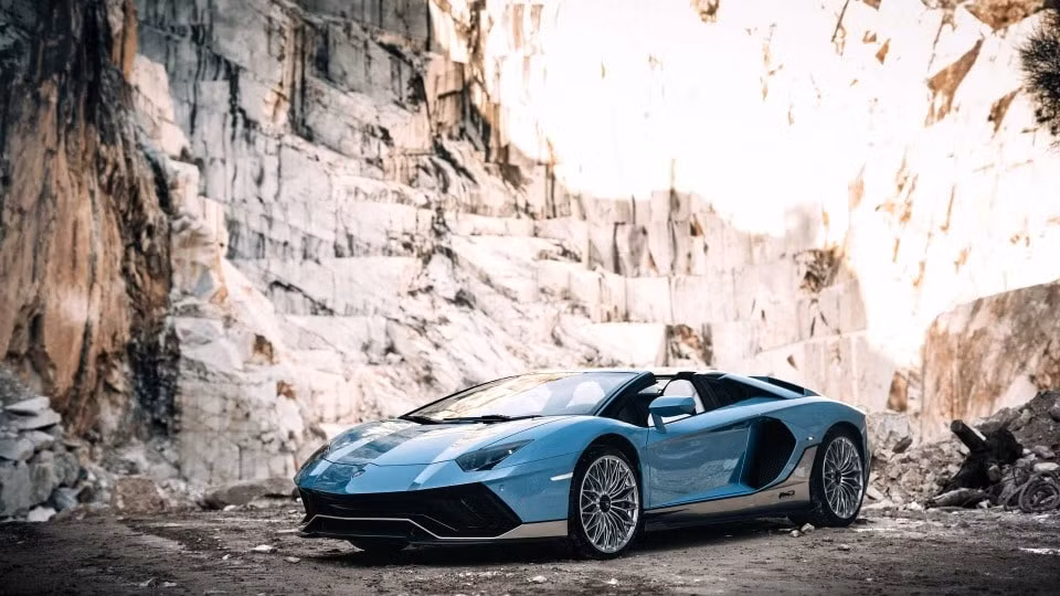 can canh chiec lamborghini aventador cuoi cung hinh 4