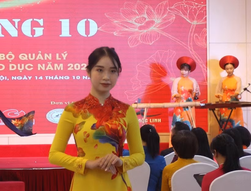an tuong mau ao dai bieu trung nha giao viet nam hinh 6