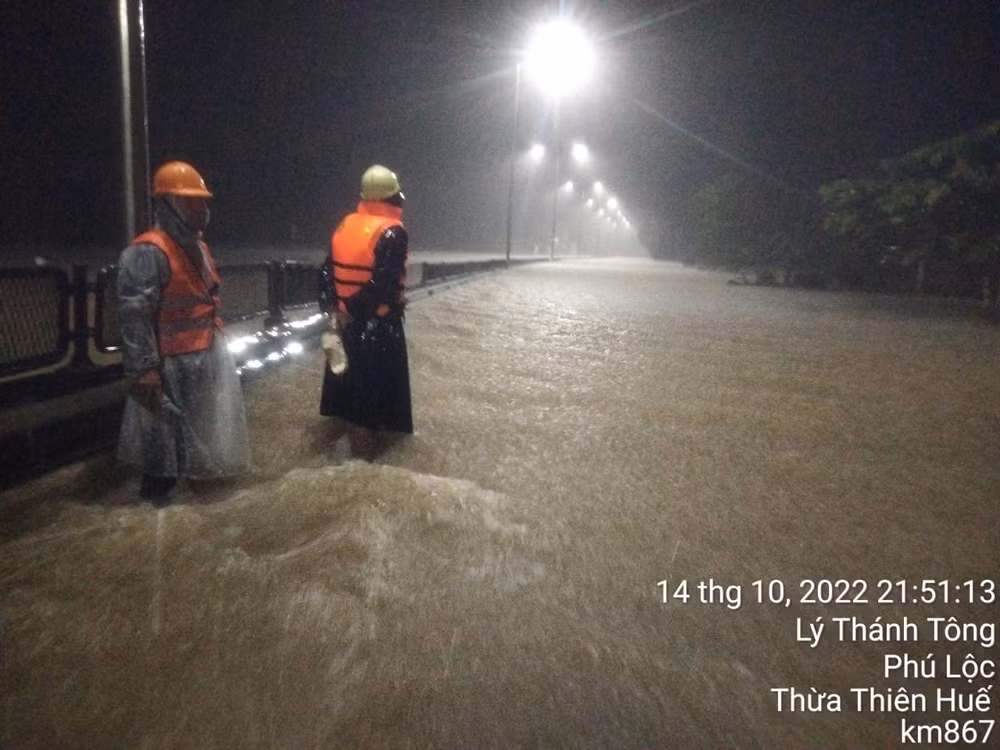 gap rut khac phuc su co sat lo duong giao thong tai thua thien hue hinh 3