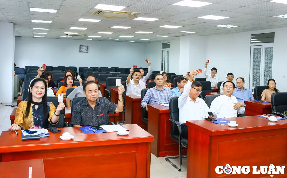 no luc phan dau tiep tuc doi moi nang cao ky cuong nang luc hoan thanh tot nhiem vu hinh 3