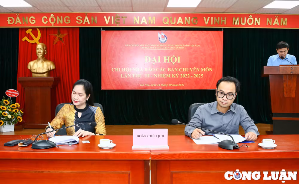 no luc phan dau tiep tuc doi moi nang cao ky cuong nang luc hoan thanh tot nhiem vu hinh 2