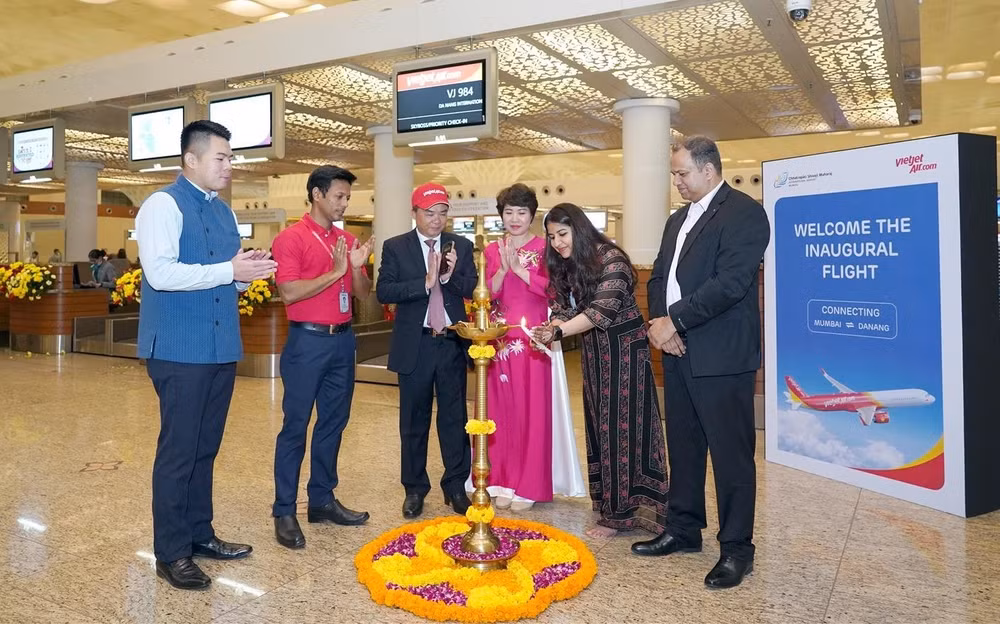 bay de dang giua da nang va new delhi mumbai an do cung vietjet hinh 1