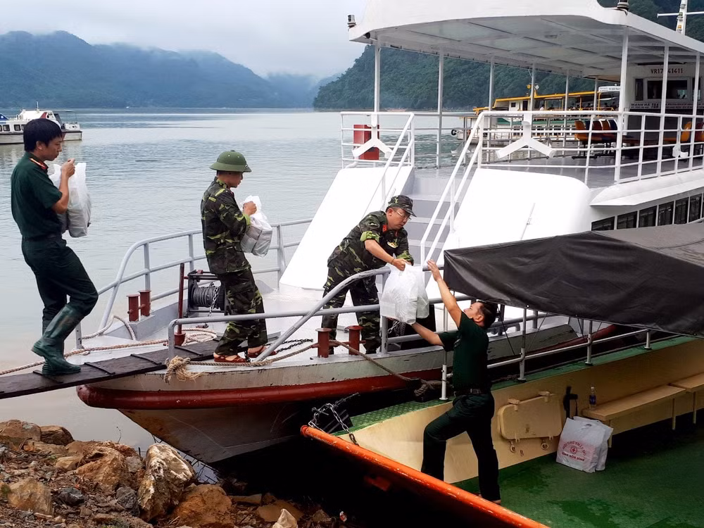 nha bao hoang truong giang tu thien chang chung to minh dac biet hay minh gioi dau hinh 2