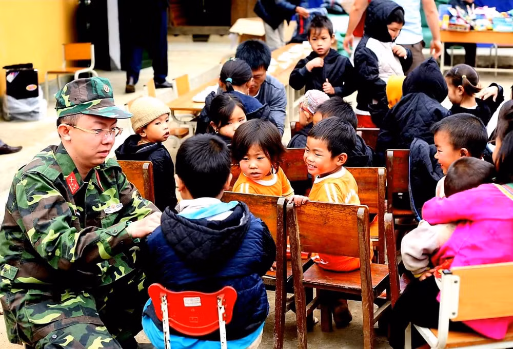 nha bao hoang truong giang tu thien chang chung to minh dac biet hay minh gioi dau hinh 1