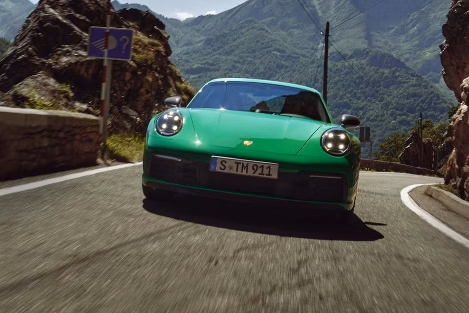 porsche 911 carrera t 2023 ra mat gia ban tu 116600 usd hinh 5