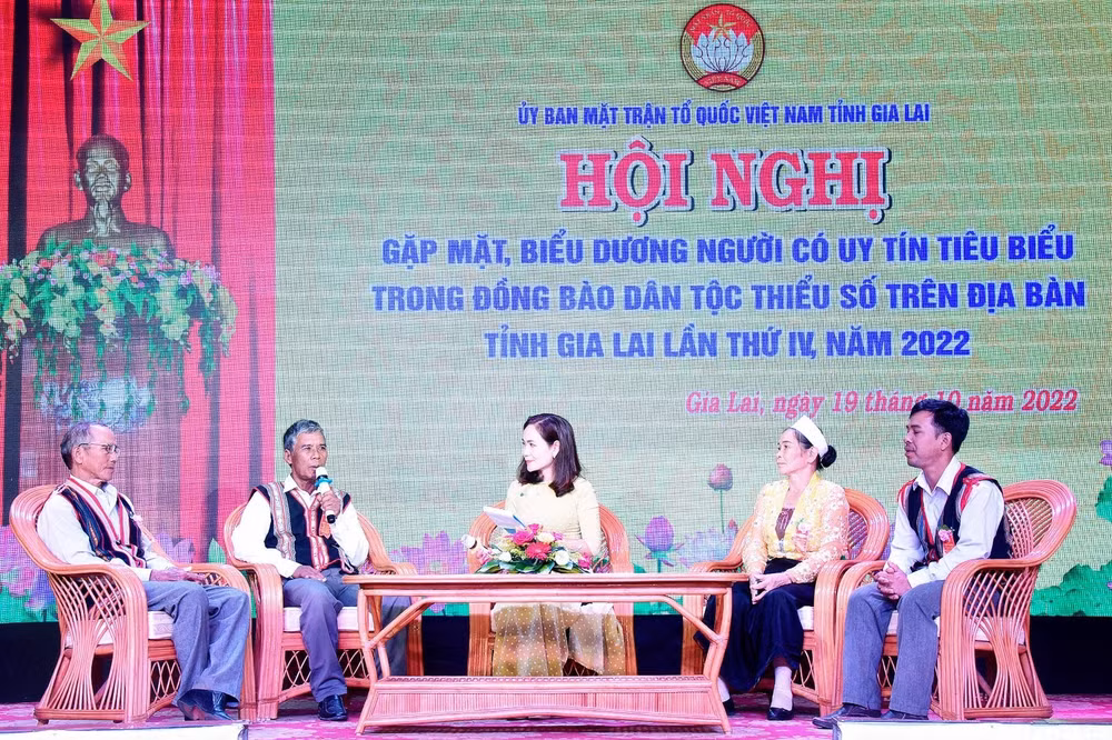 gia lai gap mat bieu duong 350 nguoi uy tin tieu bieu trong dong bao dan toc thieu so hinh 2