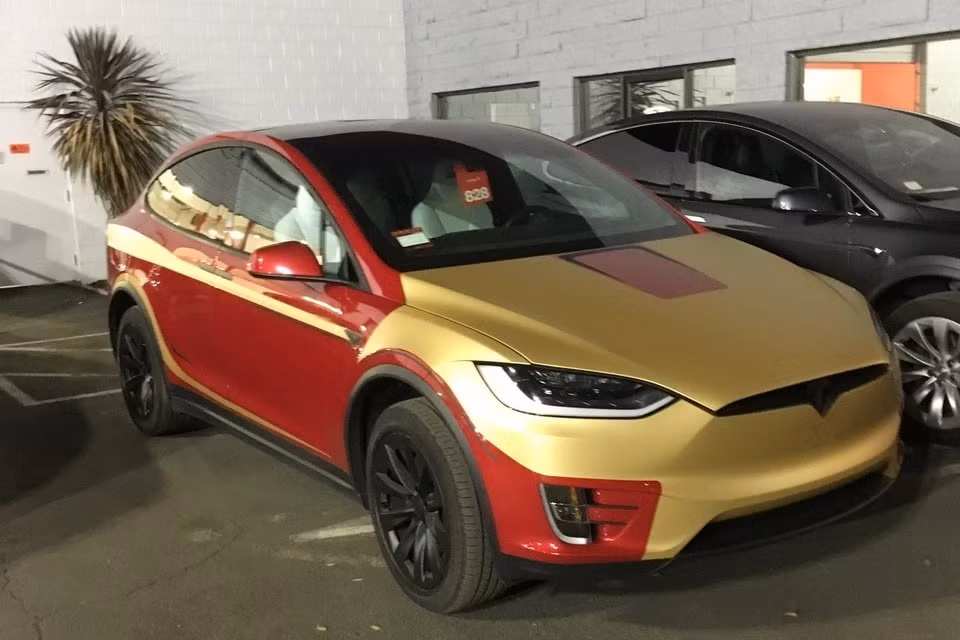 xe dien tesla co ngoai that giong bo giap cua iron man hinh 4