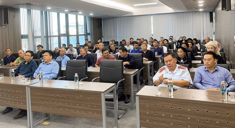 uy ban dan toc gap mat nguoi co uy tin tinh cao bang hinh 2