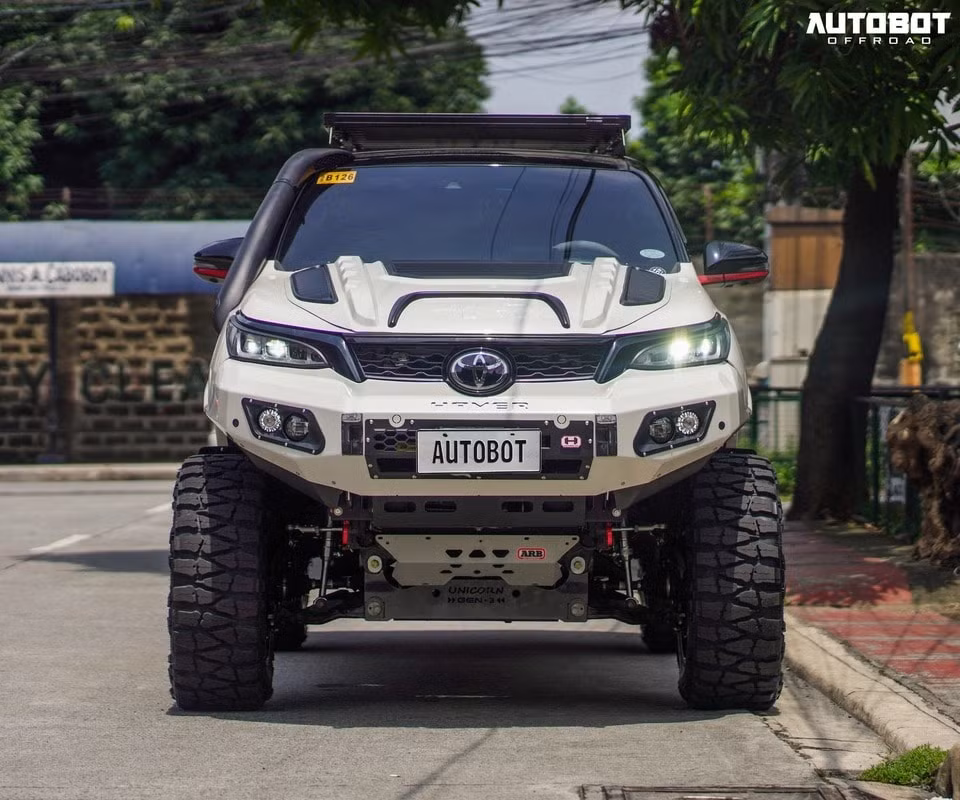 toyota fortuner gr sport 2022 voi ban do ham ho hinh 1