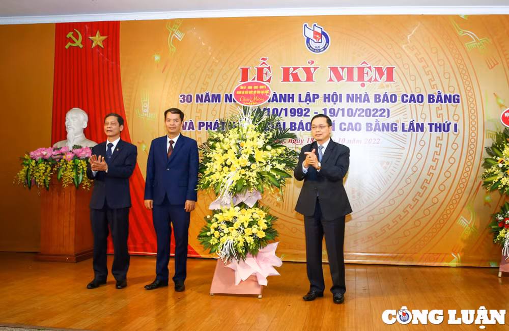 30 nam thanh lap hoi nha bao tinh cao bang no luc vuot thach thuc khong ngung phat trien hinh 9