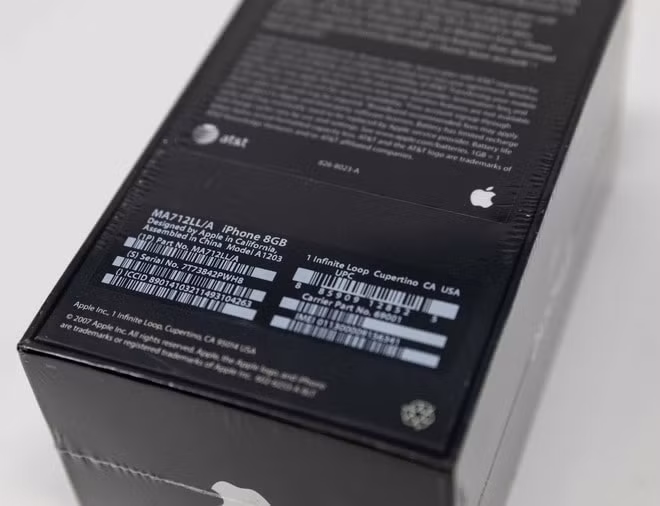 iphone ra mat nam 2007 con nguyen hop co gia gan 40000 usd hinh 3
