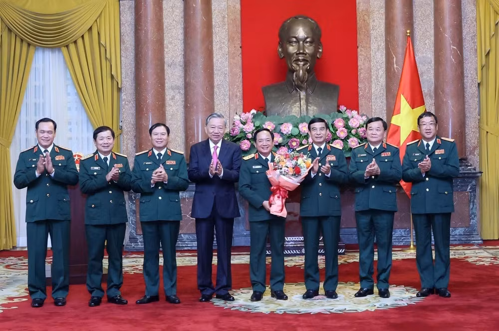 thuong tuong trinh van quyet giu chuc vu chu nhiem tong cuc chinh tri quan doi nhan dan viet nam hinh 2