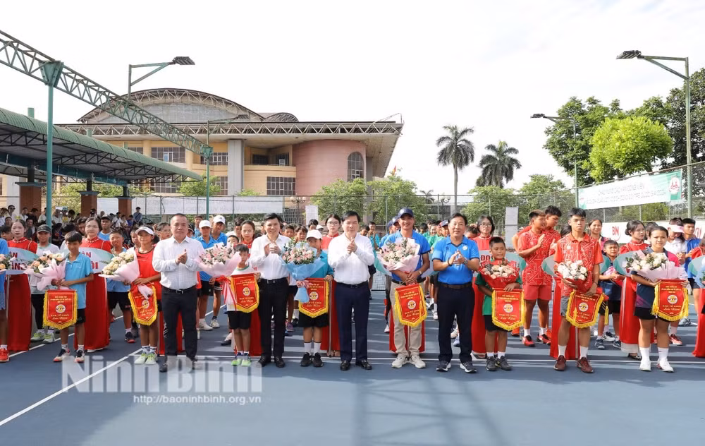 12 doan tuyen tham gia giai quan vot vo dich dong doi tre quoc gia nam 2024 hinh 1