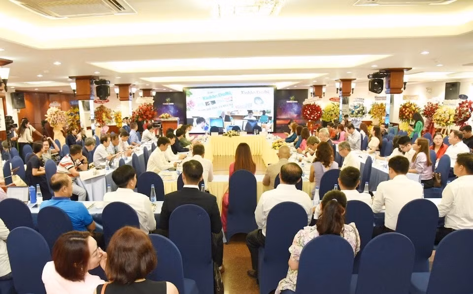 bao chi va doanh nghiep dong hanh de phat trien ben vung hinh 1