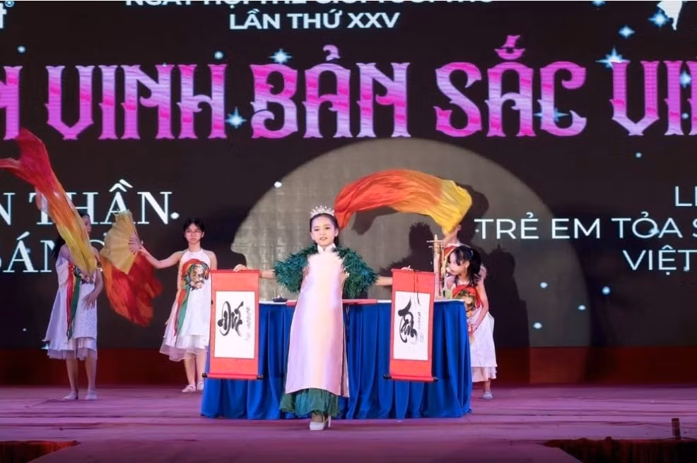 nha thiet ke ngo nhat huy phuong ho thuong hieu bigally hoi tu trong le hoi tre em toa sang viet nam hinh 5