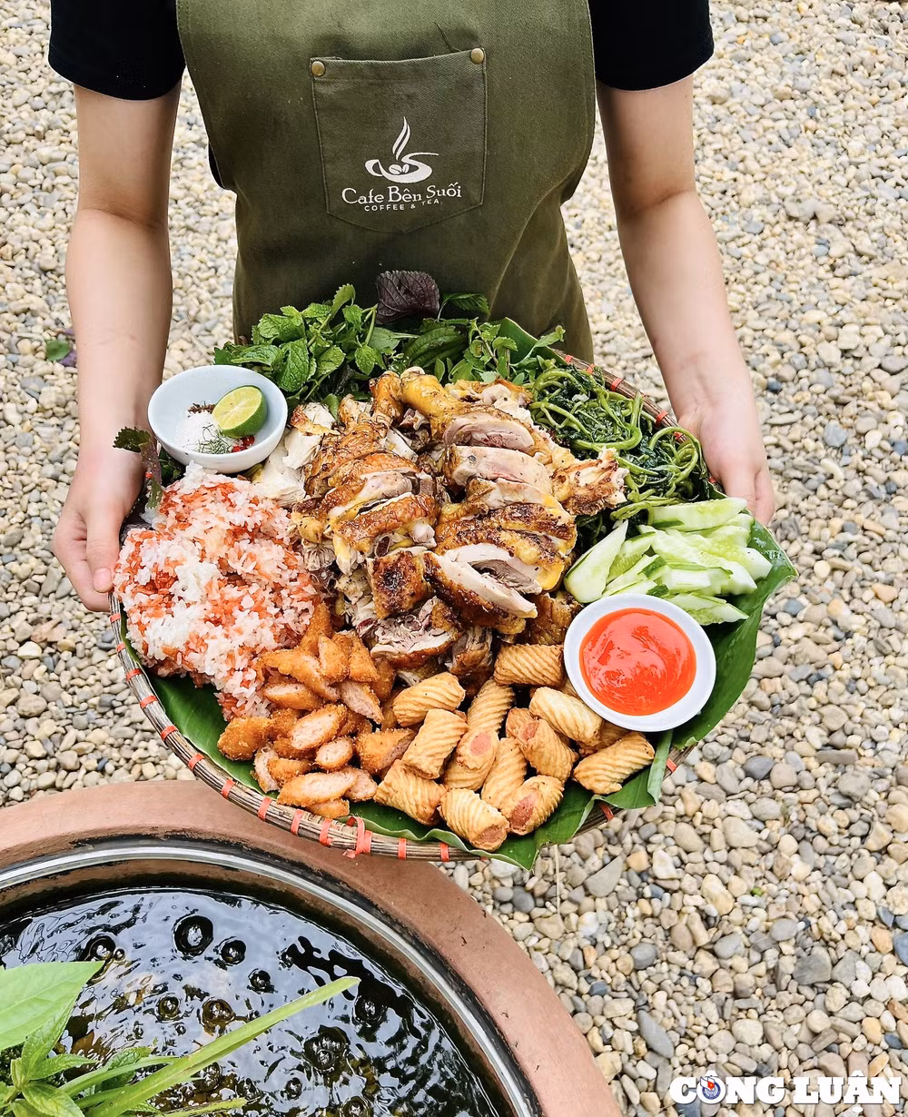 doc dao quan ca phe ben suoi o tuyen quang hinh 6