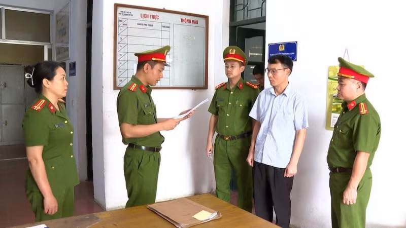 vi sao pho giam doc so tai nguyen va moi truong tinh bac kan bi bat hinh 1