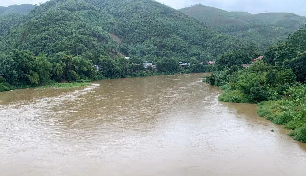 lao cai mua lu lon nhieu nha may thuy dien tren song chay cap toc xa lu hinh 1