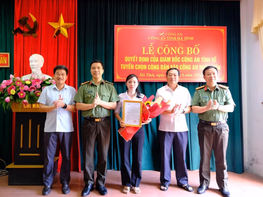 vo cua dong chi tran trung hieu duoc tuyen dung vao nganh cong an nhan dan hinh 1