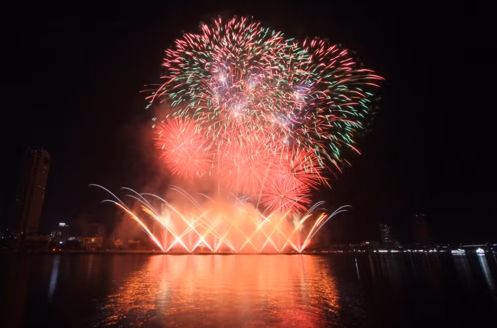 tung bung khai mac le hoi phao hoa quoc te da nang 2024 ben bo song han hinh 3