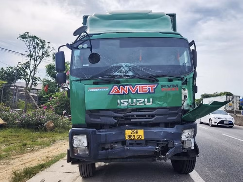 truy tim lai xe trong vu tai nan nghiem trong tai ha tinh hinh 2
