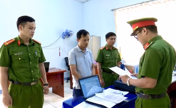 bat giam doc doanh nghiep chi dao lap hang loat cong ty ma tham gia dau thau hinh 2