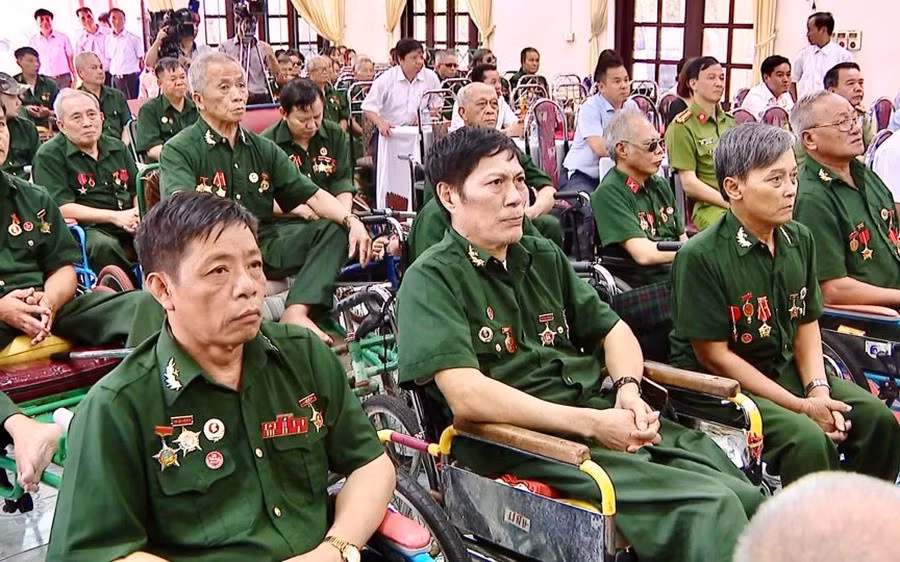 nguoi-co-cong.jpg