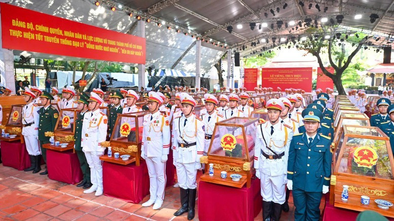 Buổi tổng duyệt lễ viếng, truy điệu 731 hài cốt liệt sĩ tại Công viên văn hóa Lê Thị Riêng ngày 12/10
