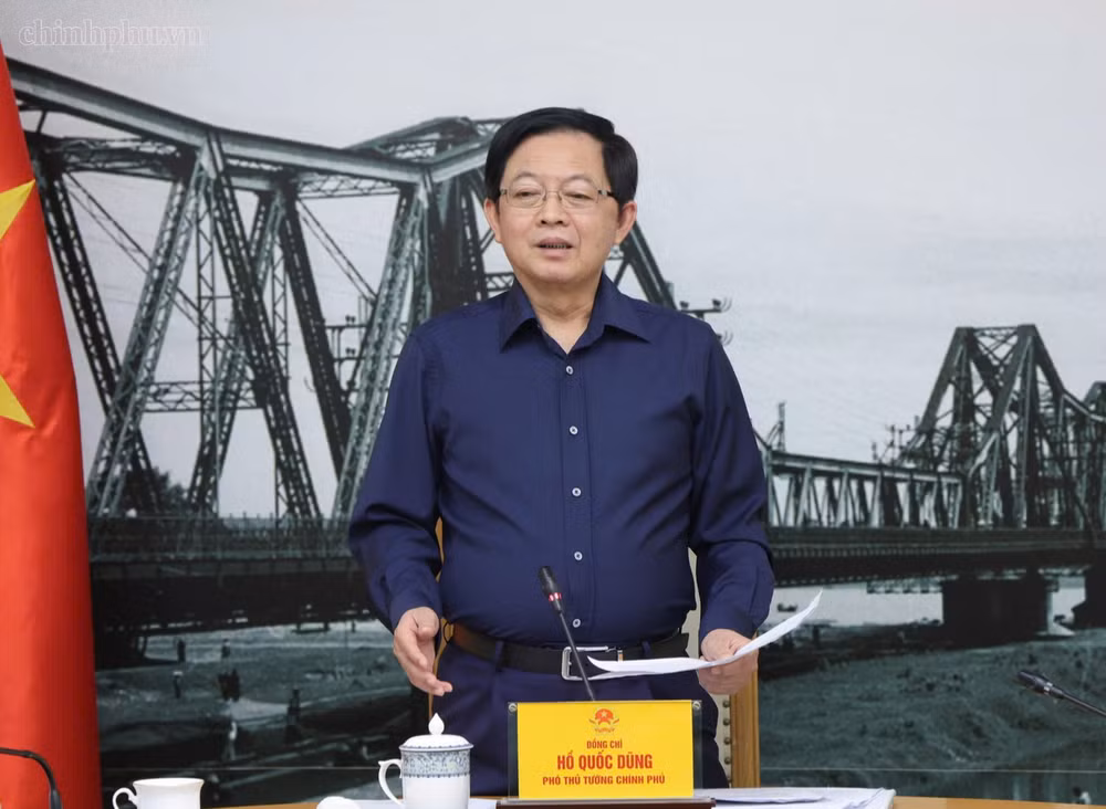 Phó Thủ tướng yêu cầu quy định rõ trách nhiệm lồng ghép nội dung phòng, chống thiên tai vào tất cả các quy hoạch, kế hoạch phát triển kinh tế - xã hội và dự án đầu tư công trình của từng địa phương - Ảnh: CP