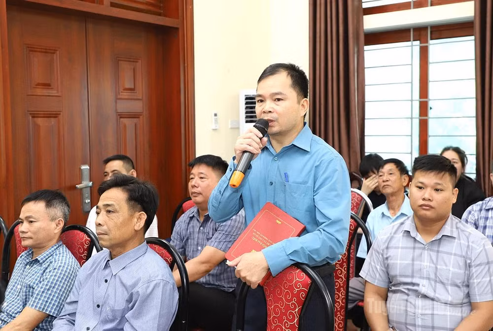 cu-tri-hoang-van-nghiem-bi-thu-chi-bo-truong-thon-21-xa-yen-son-neu-de-xuat-kien-nghi-tai-buoi-tiep-xuc-anh.jpg