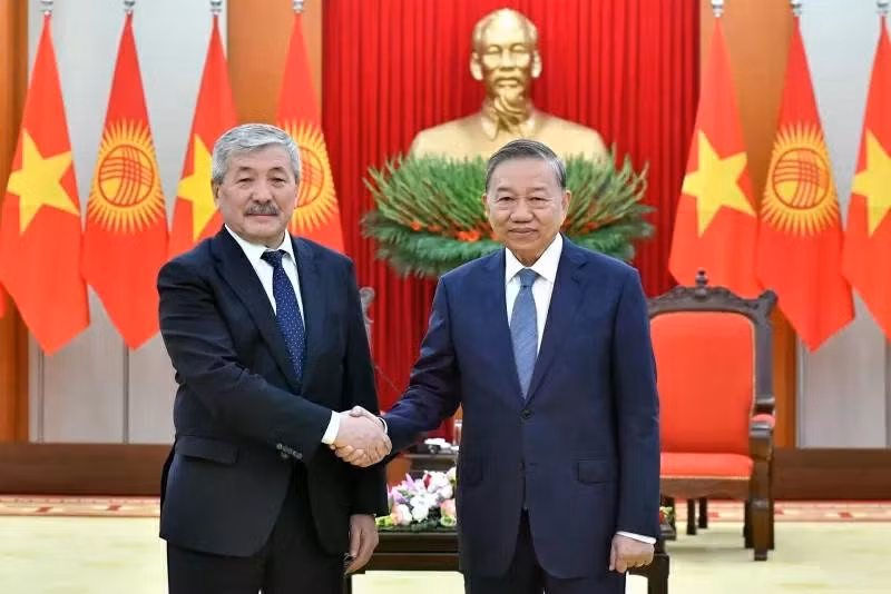 tong-bi-thu-to-lam-tiep-thu-tuong-cong-hoa-kyrgyzstan-adylbek-kasimalyev-20250306195818.jpg