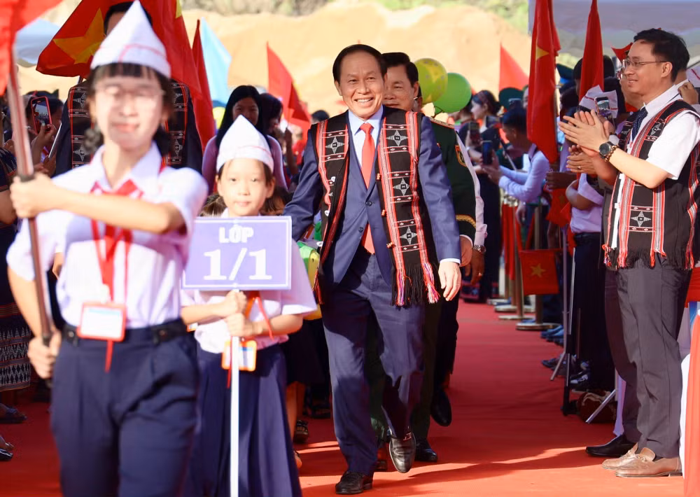 ltchau1.jpg