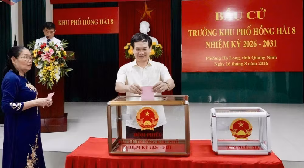 dong-chi-vu-quyet-tien.jpg