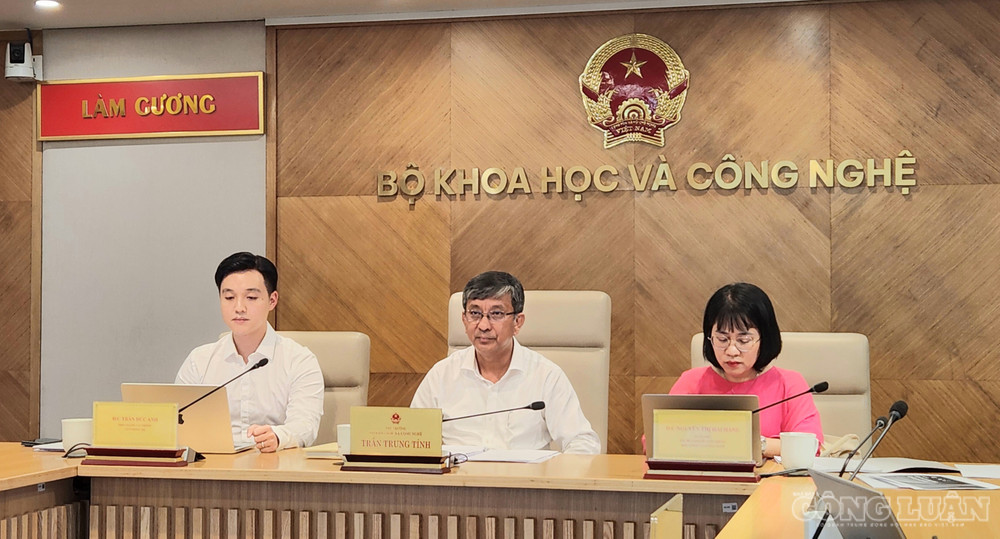 Thứ trưởng Bộ Khoa học và Công nghệ Trần Trung Tính chủ trì họp báo thường kỳ - Ảnh: Phùng Thọ. clo_br_1000061157.jpg