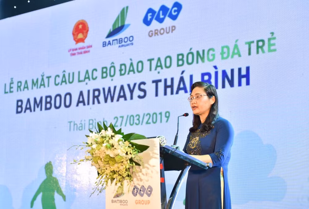Bà Nguyễn Thị Lĩnh - PCT UBND tỉnh Thái Bình thay mặt cán bộ và nhân dân tỉnh Thái Bình phát biểu, tỏ bày sự đánh giá cao sự hỗ trợ của Bamboo Airways