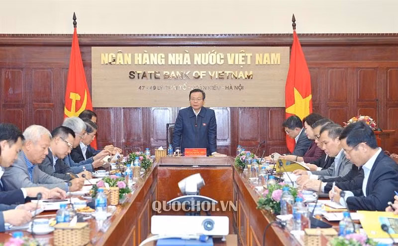 Phó Chủ tịch Quốc hội Phùng Quốc Hiển phát biểu tại buổi làm việc. Ảnh quochoi.vn