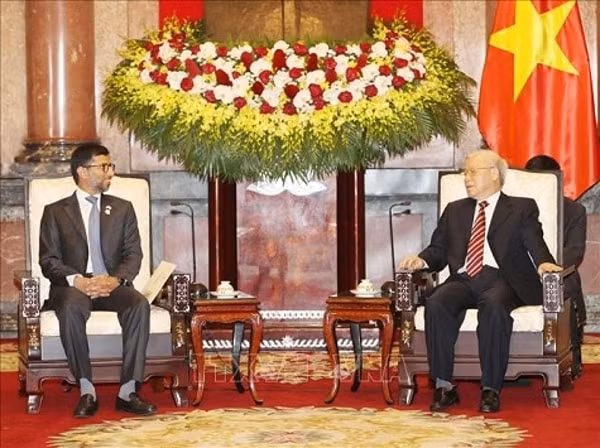 Tổng Bí thư, Chủ tịch nước Nguyễn Phú Trọng tiếp Bộ trưởng Bộ Năng lượng và Công nghiệp Các tiểu vương quốc Ả rập thống nhất Suhail Mohamed Faraj Al Mazrouei. Ảnh: TTXVN