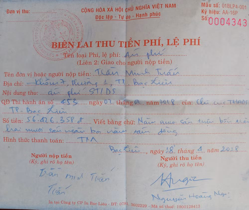 Biên lai thu tiền án phí mà ông Tuấn đã đóng cho Chi cục Thi hành án Dân sự TP. Bạc Liêu.