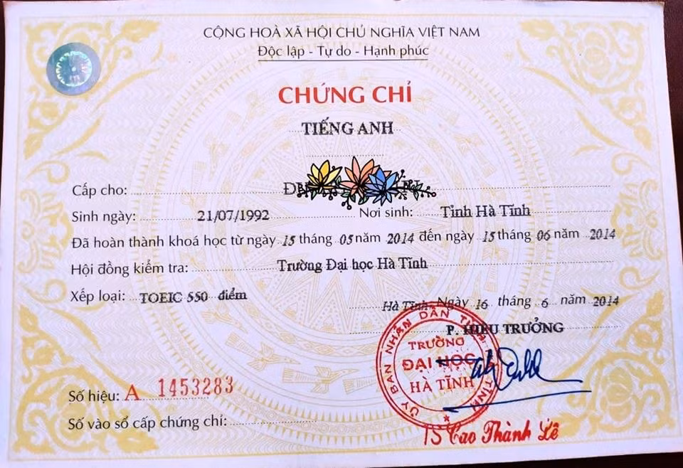 Từ năm 2013 - 2017, Trường Đại học Hà Tĩnh đã cấp chứng chỉ tiếng Anh TOEIC cho 1.888 sinh viên với khoản học phí từ 200.000 đ đến 500.000 đ để nhận chứng chỉ ngoại ngữ này. Ảnh PV